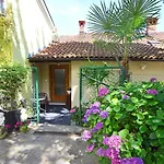 Appartamento Zvonko-1 By Interhome