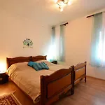 Appartamento Zvonko-1 By Interhome *