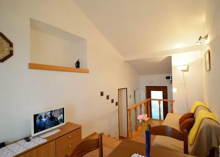 Apartamento Zvonko-1 By Interhome *